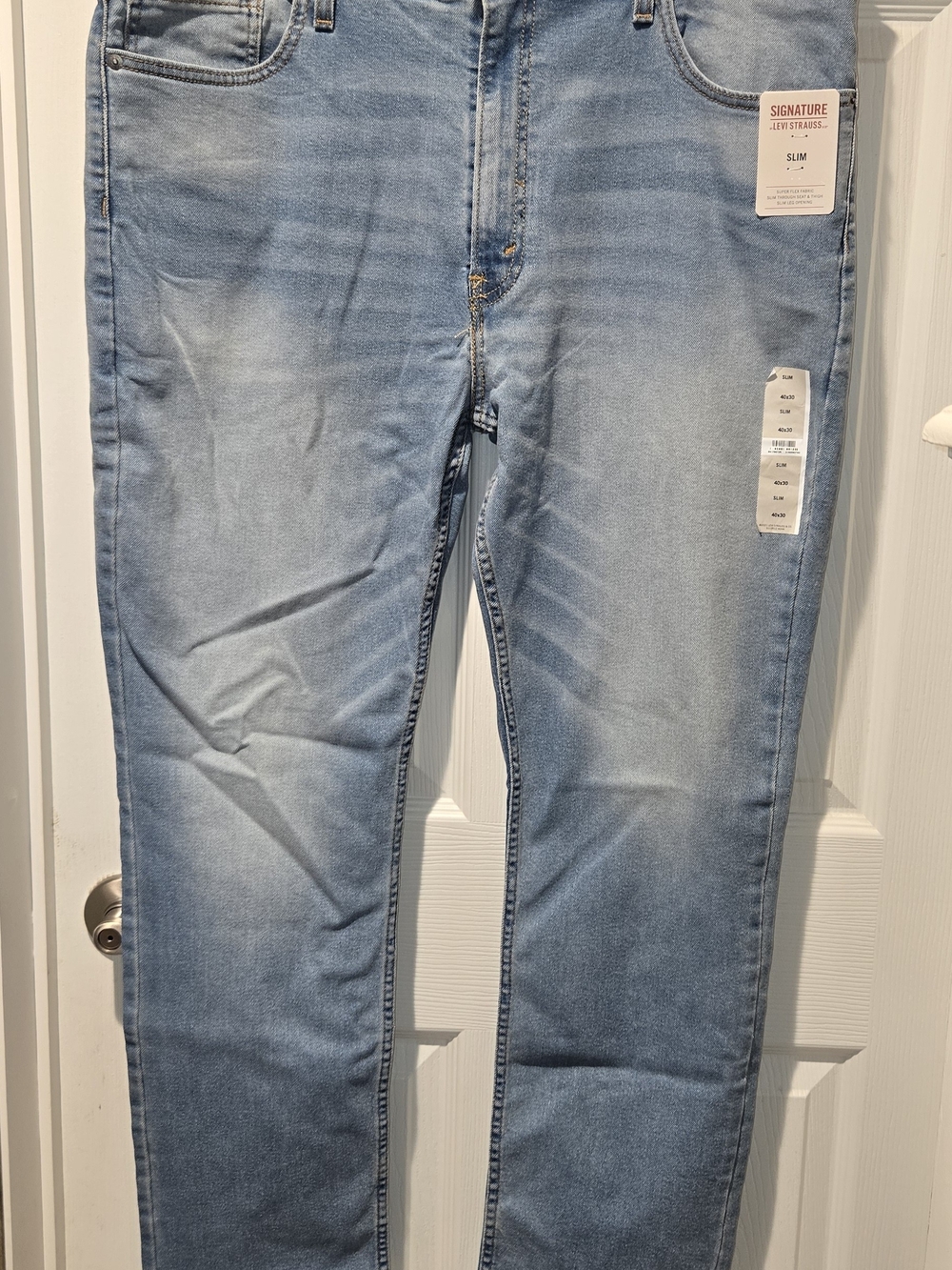 Signature by Levi Strauss Slim Light Wash Blue Men’s Jeans